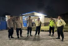 Kapolsek Mandirancan dan Personel Polsek Mandirancan Terjang Malam demi Jaga Kondusivitas Wilayah