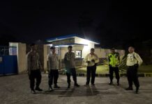Saat Malam Memuncak, Kapolsek Mandirancan Bersama Personel Gabungan Pastikan PT Suja Aman dari Incaran Kriminal