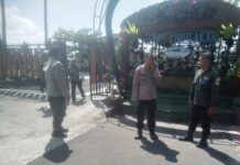 Laksanakan Sambang Kamtibmas Personel Polsek Mandirancan Siaga di Kolam Renang Teras Cibulakan demi Keamanan Pengunjung