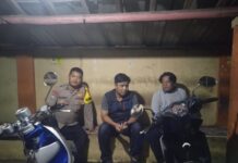 Patroli Malam Anggota Piket Polsek Kramatmulya, Antisipasi C3 dan Gangguan Kamtibmas Sambangi Ojeg Simpang Tiga Desa Cilowa