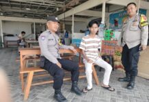 Patroli Siang Anggota Piket Polsek Kramatmulya, Antisipasi C3 dan Gangguan Kamtibmas Sambangi Warga Masyarakat Desa Cilaja