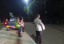 Optimalisasi KRYD Malam Hari, Kapolsek Mandirancan Pimpin Pengamanan Jalur Perbatasan Guna Reduksi Potensi Gangguan Kamtibmas