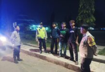 Deteksi Dini Konflik Remaja: Strategi Penyekatan Polsek Mandirancan Antisipasi Gesekan Antar Kelompok Pelajar di Malam Akhir Pekan