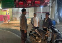 Piket Polsek Kramatmulya Melaksanakan Patroli Malam, Antisipasi C3 dan Gangguan Kamtibmas Sambangi Warga Masyarakat Desa Cikaso