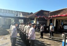 Sentuhan Kekeluargaan Kapolsek Mandirancan Saat Apel Pagi, Pastikan Kesiapan Fisik dan Jiwa Personel