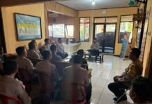 Tingkatkan Mutu Pelayanan, Kapolsek Mandirancan Beri Arahan Tegas Terkait Disiplin dan Kamtibmas