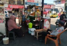 Piket Polsek Kramatmulya Melaksanakan Patroli Siang, Antisipasi C3 dan Gangguan Kamtibmas Sambangi Parkiran Pasar Kramatmulya