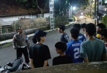 Patroli Polsek Pancalang Intensifkan Patroli KRYD di Jalan Raya Desa Kahiyangan, Sampaikan Imbauan Kamtibmas kepada Masyarakat sebagai Upaya Antisipasi C3 dan Gangguan Keamanan