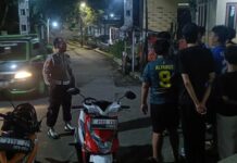 Anggota Patroli Polsek Pancalang Intensifkan Patroli KRYD di Jalan Raya Desa Kahiyangan, Sampaikan Himbauan Kamtibmas kepada Masyarakat sebagai Upaya Antisipasi C3 dan Gangguan Keamanan Wilayah