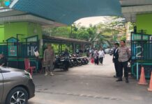 Bhabinkamtibmas Desa Pancalang Aipda Imam Agus Monitoring Kedatangan Santri Baru Tahun Ajaran 2026–2027 di Pondok Pesantren Husnul Khotimah 2 Sekaligus Sampaikan Imbauan Kamtibmas Demi Terciptanya Situasi yang Aman dan Kondusif