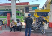 Piket Polsek Kramatmulya Melaksanakan Patroli Siang, Antisipasi C3 dan Gangguan Kamtibmas Sambangi Security SPBU Desa Cilowa.