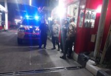 Kapolsek Beserta Piket Polsek Kramatmulya Melaksanakan Patroli Malam, Antisipasi C3 dan Gangguan Kamtibmas Sambangi Security SPBU Desa Cilowa