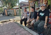 Piket Polsek Kramatmulya Melaksanakan Patroli Siang, Antisipasi C3 dan Gangguan Kamtibmas Sambangi Warga Masyarakat Desa Cilowa