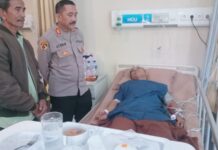 Perjuangan Melawan Pembengkakan Jantung, Bhabinkamtibmas Polsek Mandirancan Dikunjungi Kapolsek di Ruang Perawatan Cirebon