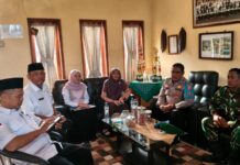 Dekati Pihak Sekolah, Kanit Propam Polsek Mandirancan dan Babinsa Pancalang Satukan Visi Cegah Kenakalan Pelajar