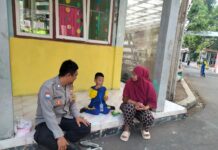 Optimalkan Pengamanan Wilayah, Bhabinkamtibmas Desa Randobawagirang Gelar Sambang Dialogis di SDN Randobawagirang