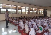 Kapolsek Pancalang Ipda Lukman Hakim Berikan Edukasi Pencegahan Bullying, dan Penyalahgunaan Narkoba kepada Siswa Baru SMPN 2 Pancalang dalam Kegiatan MPLS