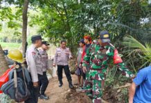 Kapolsek Pancalang Bersama Anggota Koramil Perkuat Sinergitas TNI-Polri Melalui Silaturahmi Kamtibmas Bersama Masyarakat Desa Danalampah Guna Mewujudkan Situasi Keamanan yang Aman