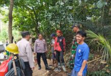 Kapolsek Pancalang Bersama Personel Polsek dan Anggota Koramil Perkuat Sinergitas TNI-Polri Melalui Silaturahmi Kamtibmas Bersama Masyarakat Desa Danalampah Guna Mewujudkan Situasi Keamanan yang Aman, Nyaman, dan Kondusif