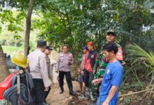 Kapolsek Pancalang Bersama Personel Polsek dan Anggota Koramil Perkuat Sinergitas TNI-Polri Melalui Silaturahmi Kamtibmas Bersama Masyarakat Desa Danalampah Guna Mewujudkan Situasi Keamanan yang Aman