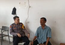 Sentuhan Personal Bhabinkamtibmas Polsek Mandirancan dalam Menjaga Kesejukan Desa Cirea di Tengah Musim Kemarau