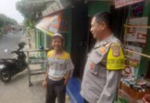 BHABINKAMTIBMAS DESA CIKUBANGSARI AJAK WARGA MASYARAKAT DESA WUJUDKAN SITUASI KAMTIBMAS DI LINGKUNGAN