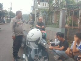 BHABINKAMTIBMAS DESA RAGAWACANA SAMBANGI TOKOH PEMUDA AJAK WUJUDKAN SITUASI KAMTIBMAS DI LINGKUNGAN