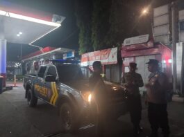 Piket Polsek Kramatmulya Melaksanakan Patroli Malam KRYD, Antisipasi C3 dan Gangguan Kamtibmas di Wilayah Hukum Polsek Kramatmulya