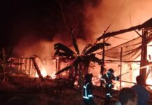 Sinergitas Polri dan Damkar Berhasil Padamkan Kebakaran Kandang Ayam di Cigandamekar