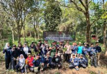 PERINGATI HARI KONSERVASI NASIONAL, POLSEK CILIMUS DUKUNG PENANAMAN POHON DI BUKIT LAMBOSIR