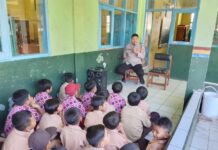Aiptu Aris Sunandar Berikan Penyuluhan Kamtibmas kepada Siswa, Tanamkan Disiplin dan Kesadaran Hukum Sejak Dini