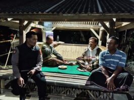 POLSEK SUBANG LAKUKAN PATROLI KRYD MALAM HARI, CEGAH GANGGUAN KAMTIBMAS DI WILAYAH SUBANG DAN CILEBAK.