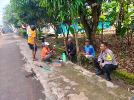 Bhabinkamtibmas Desa Mekarjaya Polsek Ciawigebang Rutin Sambang Kamtibmas Warga Demi Wujudkan Kamtibmas Kondusif