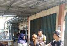 Sambang Warga di Desa Sidaraja, Bhabinkamtibmas Polsek Ciawigebang Polres Kuningan Sampaikan Imbauan Kamtibmas Saat Patroli KRYD Siang Hari