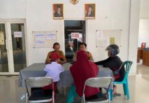 Wujudkan Pelayanan Humanis, Bhabinkamtibmas Desa Cimaranten Dampingi Perangkat Desa