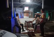 Jaga Kamtibmas Jelang HUT ke-81 Kemerdekaan RI, Bhabinkamtibmas Polsek Ciawigebang Laksanakan Patroli KRYD Malam Hari