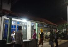 Bhabinkamtibmas Polsek Ciawigebang Tingkatkan Patroli Malam Hari Jelang Peringatan HUT ke-81 Kemerdekaan RI