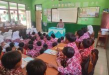 Bhabinkamtibmas Desa Ciomas Tanamkan Nilai Kerukunan dan Anti Bullying kepada Siswa SD Negeri 2 Ciomas