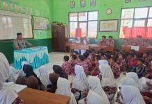 Bhabinkamtibmas Desa Ciomas Edukasi Pelajar SD Negeri 2 Ciomas tentang Anti Bullying dan Pentingnya Kerukunan