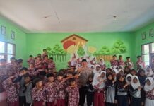 Wujudkan Sekolah Aman dan Nyaman, Bhabinkamtibmas Desa Ciomas Edukasi Siswa SD Negeri 2 Ciomas tentang Anti Bullying