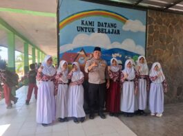 Tanamkan Karakter Positif, Bhabinkamtibmas Ciomas Sosialisasikan Bahaya Bullying di SD Negeri 2 Ciomas