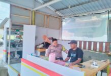 Dekat dengan Warga, Bhabinkamtibmas Desa Kapandayan Sampaikan Imbauan Kamtibmas kepada Pedagang Warung Makan