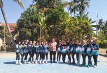 Meriahkan HUT RI ke-81, Bhabinkamtibmas Monitoring Turnamen Bola Voli Putri di Desa Kapandayan