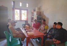 Jelang HUT ke-81 Kemerdekaan RI, Bhabinkamtibmas Desa Mekarjaya Perkuat Sinergi dengan Aparatur Desa