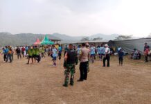 Sinergitas TNI-Polri, Anggota Polsek Ciawigebang dan Koramil Ciawigebang Amankan Turnamen Bupati Cup 2026