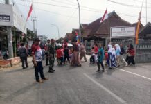 Semarak HUT ke-81 Kemerdekaan RI, Anggota Polsek Ciawigebang dan Koramil Ciawigebang Hadir Amankan Gerak Jalan Santai di Desa Ciputat