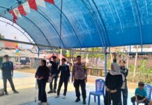 Bhabinkamtibmas Desa Kapandayan Monitoring Lomba Semarak HUT ke-81 Kemerdekaan RI di Dusun Manis