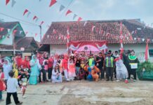 Meriahkan HUT ke-81 Kemerdekaan RI, Bhabinkamtibmas Desa Kapandayan Amankan Gerak Jalan Santai di Dusun Kliwon
