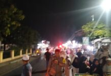Pawai Maulid Nabi Muhammad SAW dan HUT ke-81 Kemerdekaan RI Dikawal Bhabinkamtibmas Desa Kapandayan