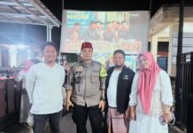 Jaga Kamtibmas, Bhabinkamtibmas Desa Kapandayan Amankan Kegiatan Maulid Nabi Muhammad SAW 1448 H